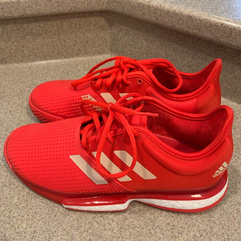 Adidas Sole Court Tennis shoes 8.5